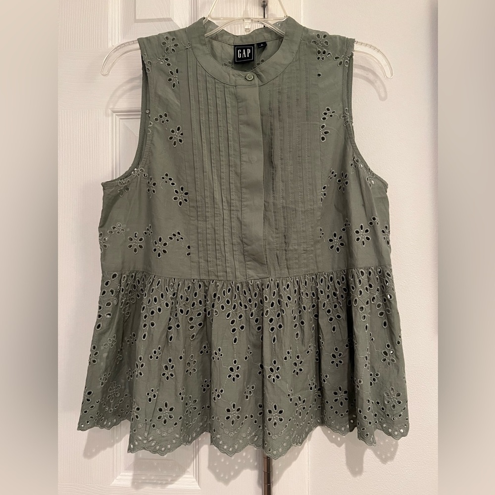 GAP Sleeveless Empire Top
